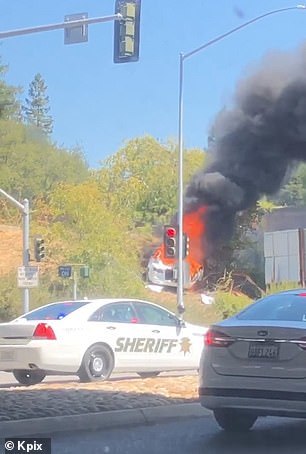 特斯拉撞車起火致三死，美國(guó)悲劇的背后，特斯拉車禍致三死，美國(guó)悲劇的背后真相揭秘