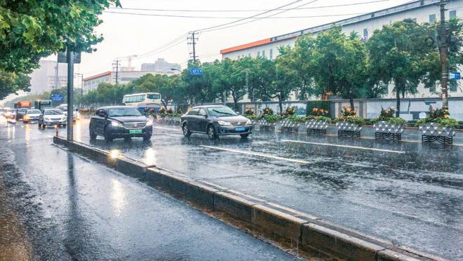 最新大暴雨的影響與應(yīng)對(duì)，大暴雨的影響及應(yīng)對(duì)策略